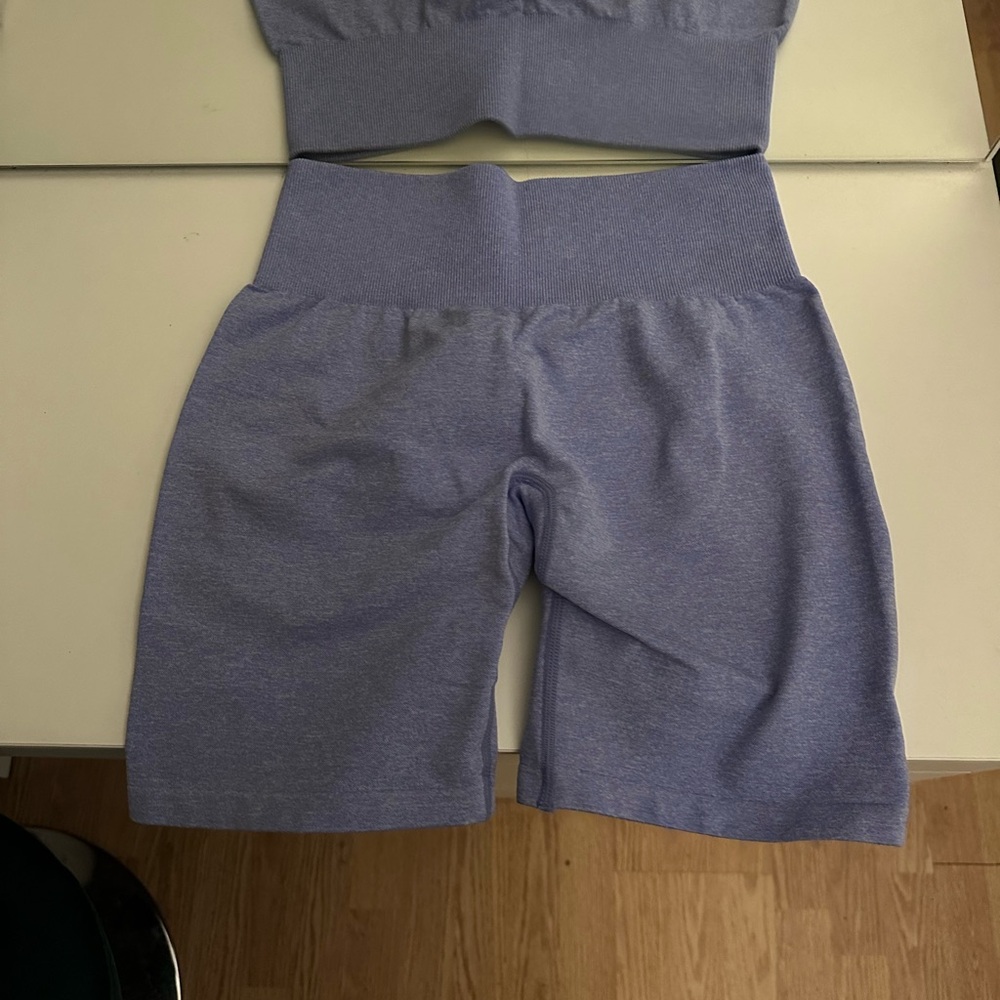Medium scrunch periwinkle nvgtn shorts
